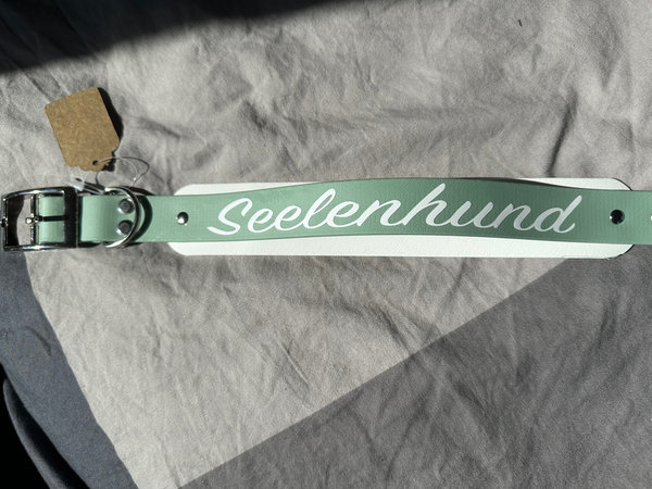 S "Seelenhund" Halsband in Weiß und Salbei